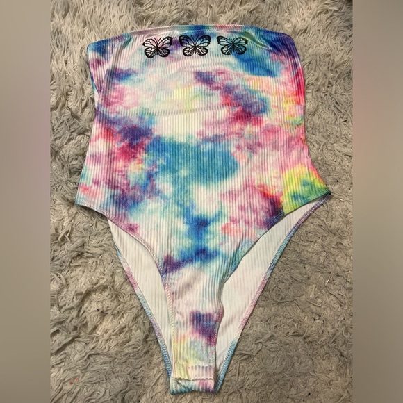 NWOT rainbow bodysuit with 3 butterflies - size L - Picture 1 of 6